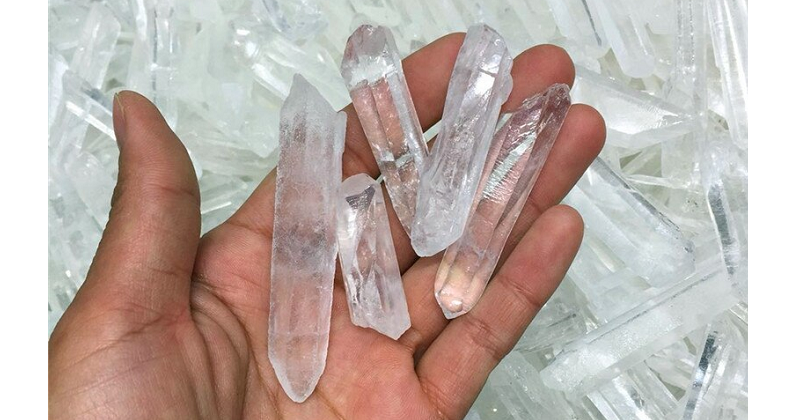 clear quartz shape example point