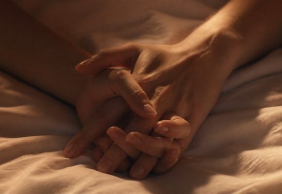 CAN MARRIAGE OR FATHERHOOD LOWER TESTOSTERONE LEVELS?